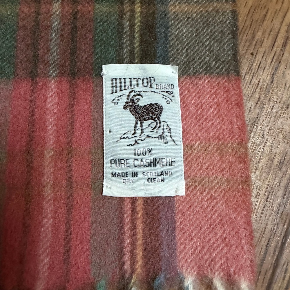 Hilltop Brand scarf is made in Scotland from 100% cashmere. - Picture 3 of 7